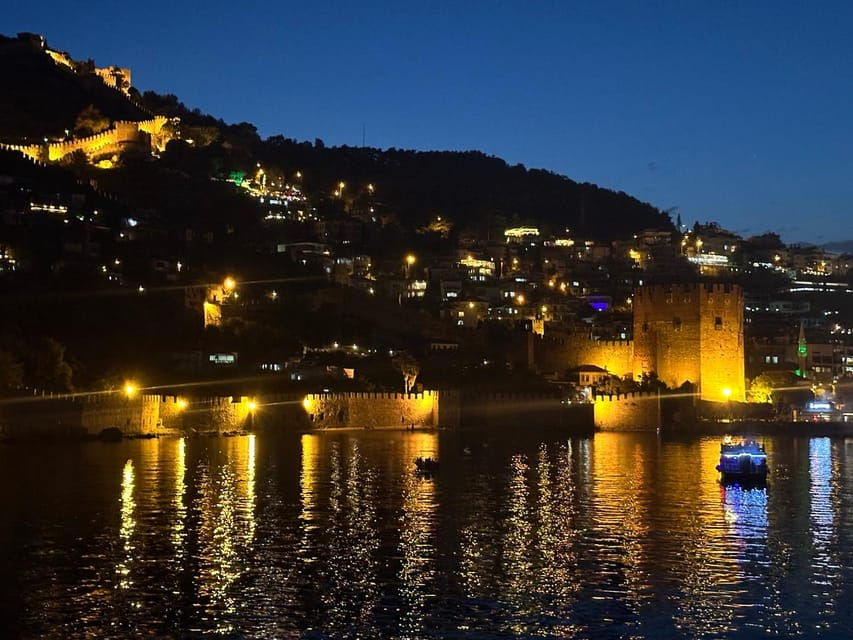 Alanya Sunset Boat Tour With Lunch and Soft Drinks