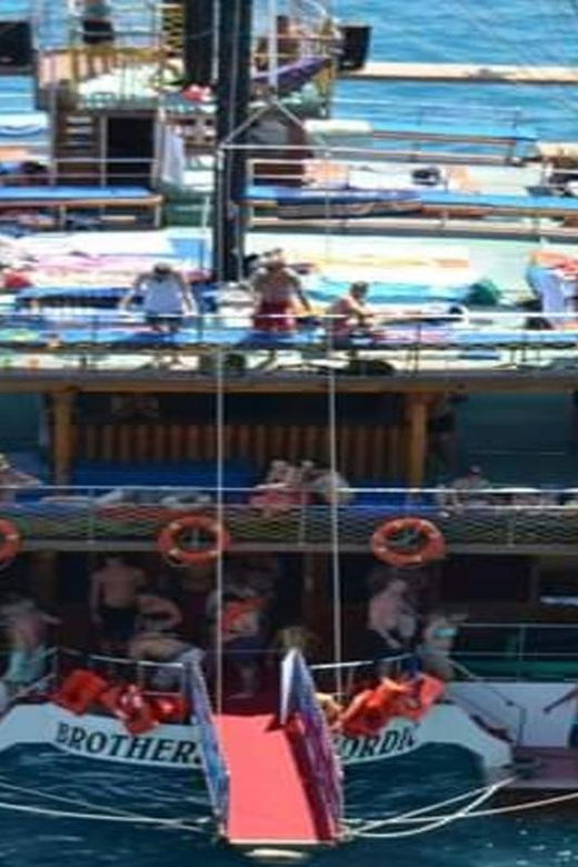 Alanya:Catamaran Tour With Lunch&Soft Drinks Animation Shows