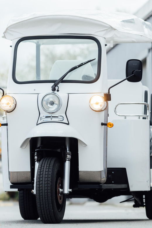 Angers: Ride in the Doutre in an Electric Tuk Tuk