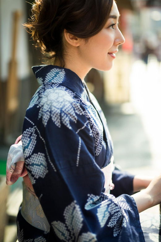 Asakusa Kimono Guided Photoshoot & Taste Sushi,Yakitori