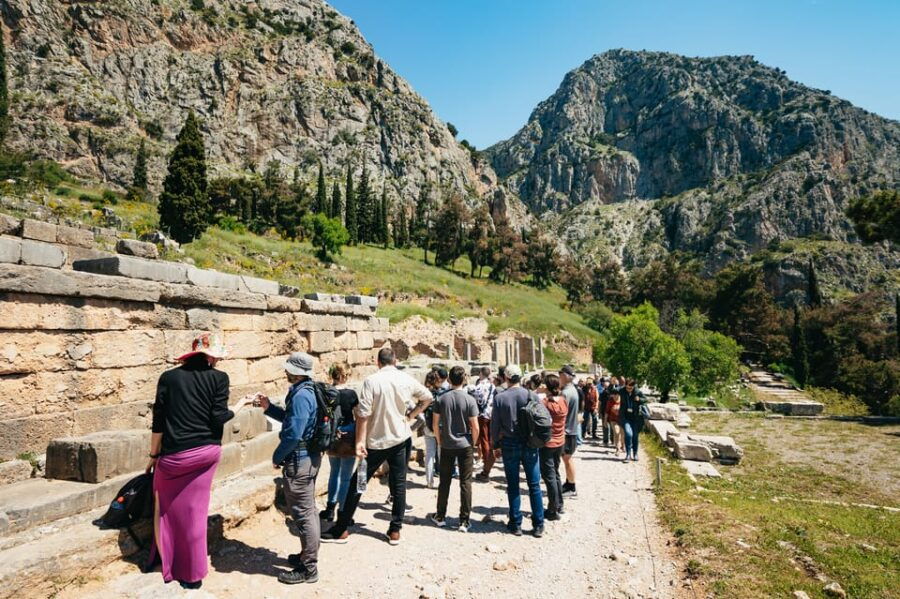 Athens: Mythology of Delphi and Museum Guided Day Tour