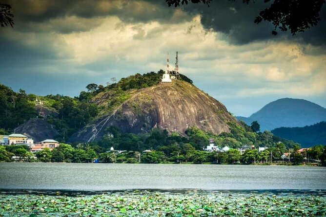 Athugala and Silver Temple Tour From Dambulla
