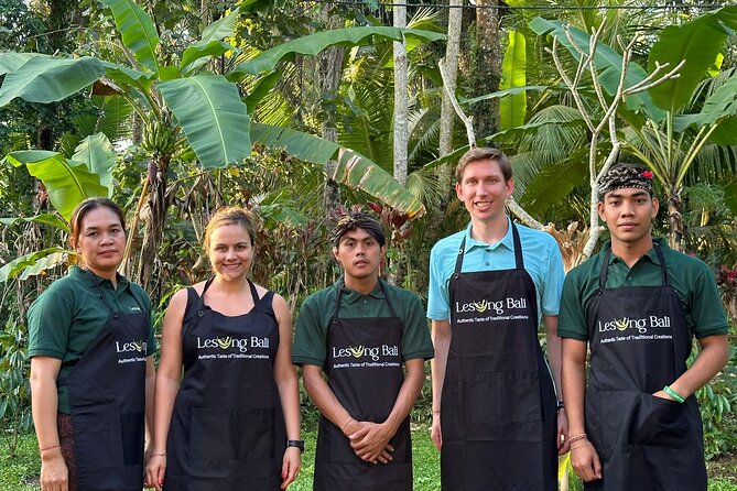 Authentic Balinese Cooking Class With Jewelry Making Class
