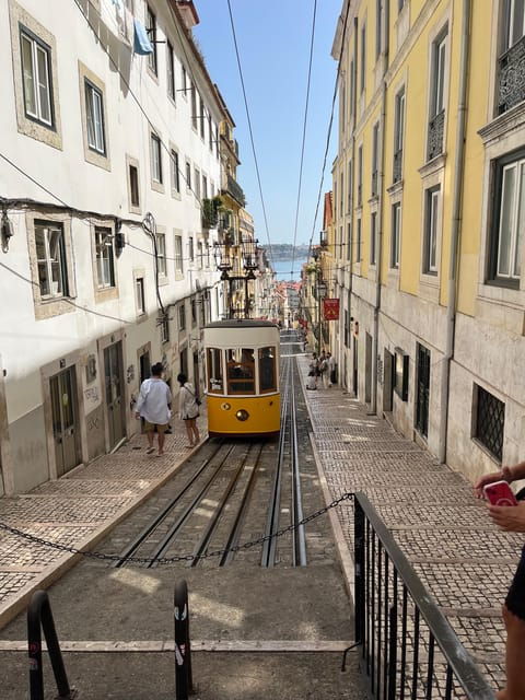 Bairro Alto Pub Crawl!
