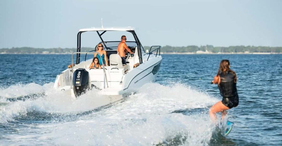 Barcelona: 4-hours Private Tour on a Motorboat - Tour Overview