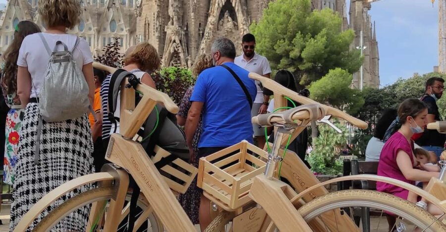 Barcelona Bicycle Tours: Gaudi Gracia City Tour
