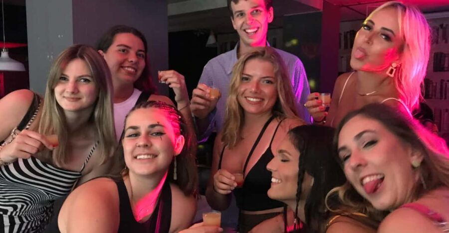 Barcelona: International Party & Bar Crawl With VIP Entry
