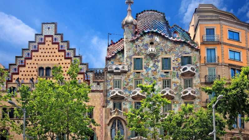 Barcelona: Modernism Gaudi Architectural Walking Tour - Tour Overview