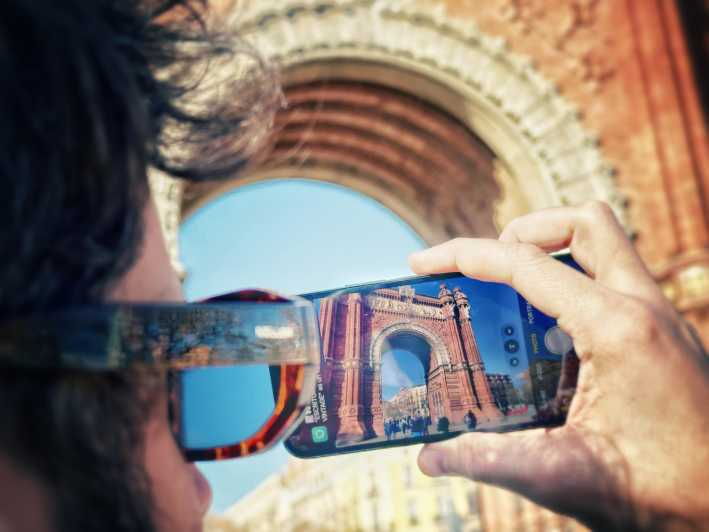 Barcelona: Phone Photography Masterclass Through City & Park - Overview and Pricing