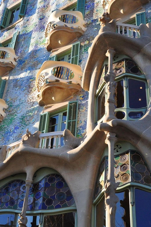Barcelona: Sightseeing With Private Tour & Transportation - Tour Overview and Pricing