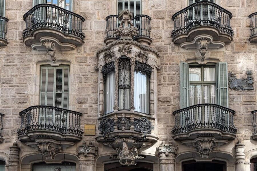 Barcelonas Modernism Art - Overview of Modernism Art