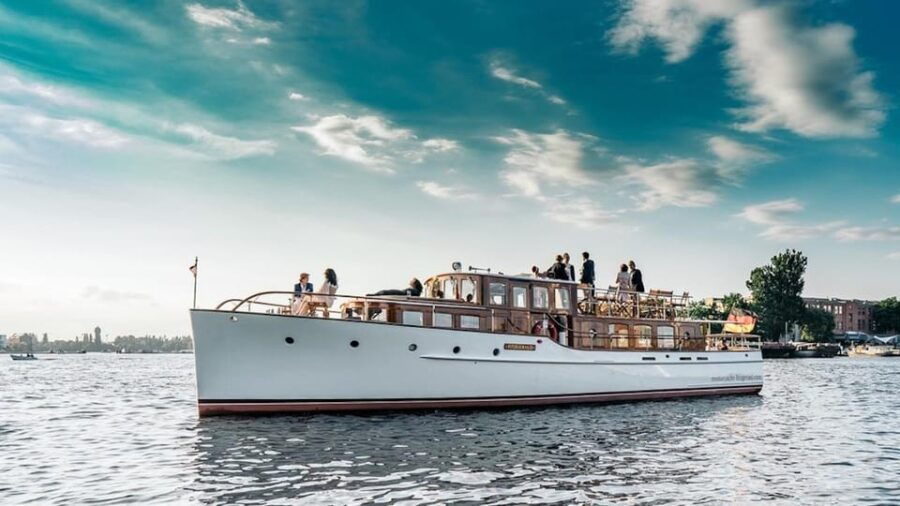 Berlin: Electric Yacht Cruise With 4-Course Dinner - Overview of the Electric Yacht Experience