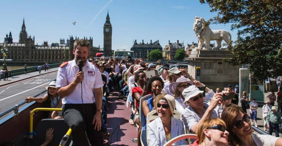 Big Bus London Live-Guided Panoramic Tour & Hop-on, Hop-off