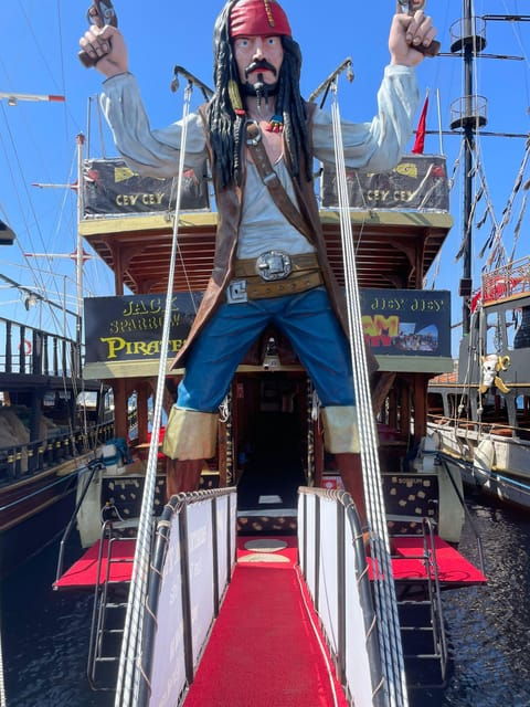 Bodrum: Pirate Boat Trip With Lunch and Swim Stops