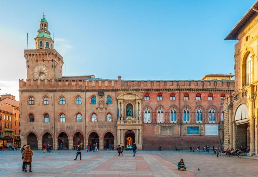 Bologna: Capture the Most Photogenic Spots With a Local