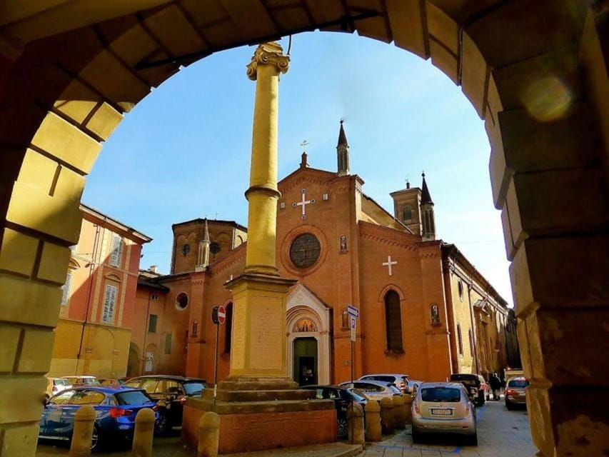Bologna: Guided Bike Tour With Aperitif - Overview of the Tour