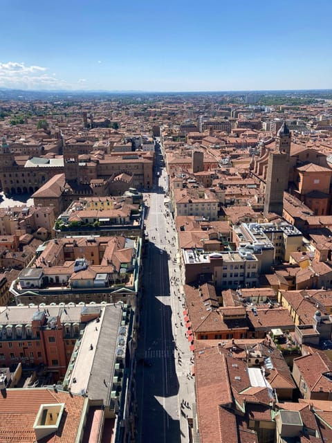 BOLOGNA WALKING TOUR+LUNCH+PHOTOSHOOT - Itinerary Details