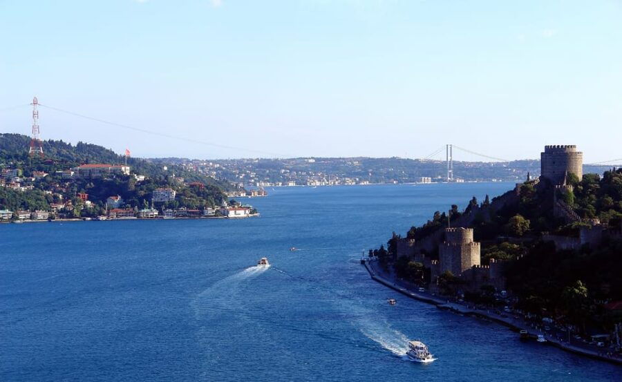 Bosphorus Cruise and Two Continents Tour With Local Guide
