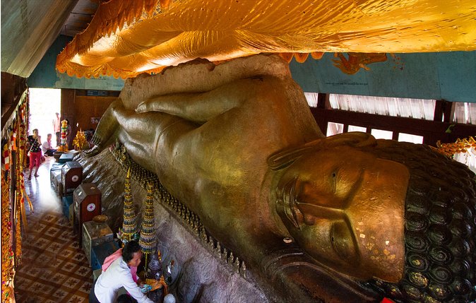 By Military Jeep to Phnom Kulen