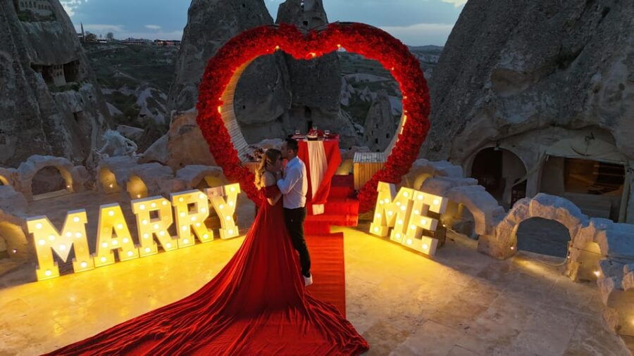 Cappadocia Proposal: Sunrise Balloon or Sunset
