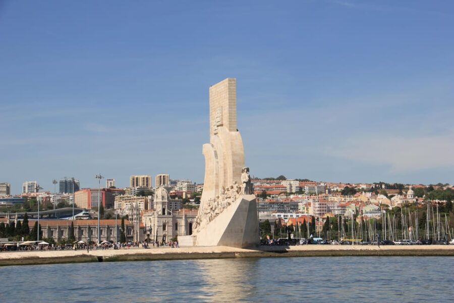 Catamaran Tour on the Tagus With Views of Fascinating Lisbon