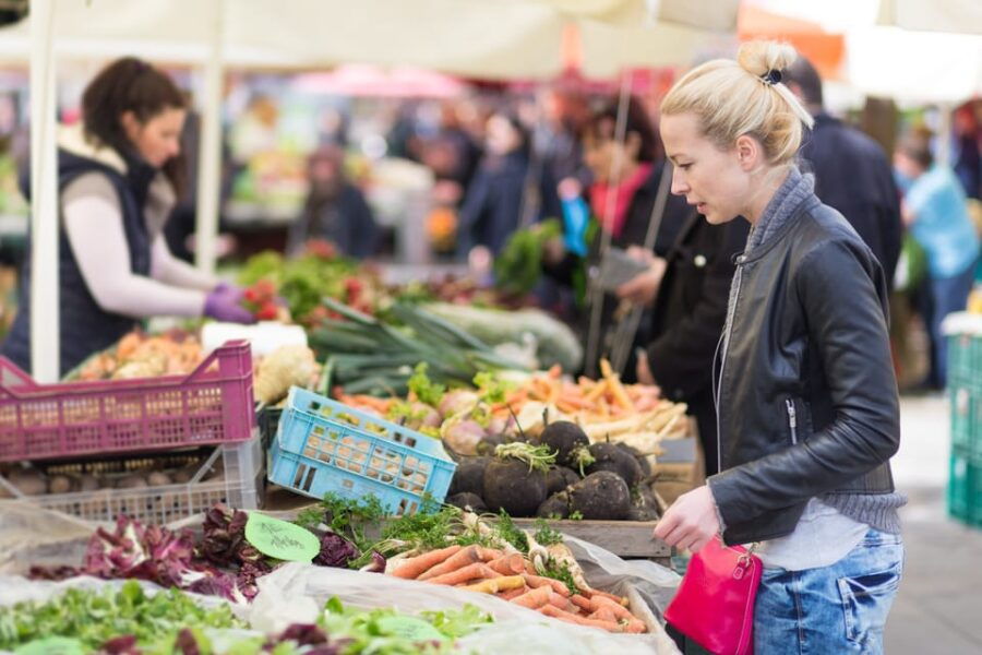 Civitavecchia: Market Tour and Meal at a Locals Home