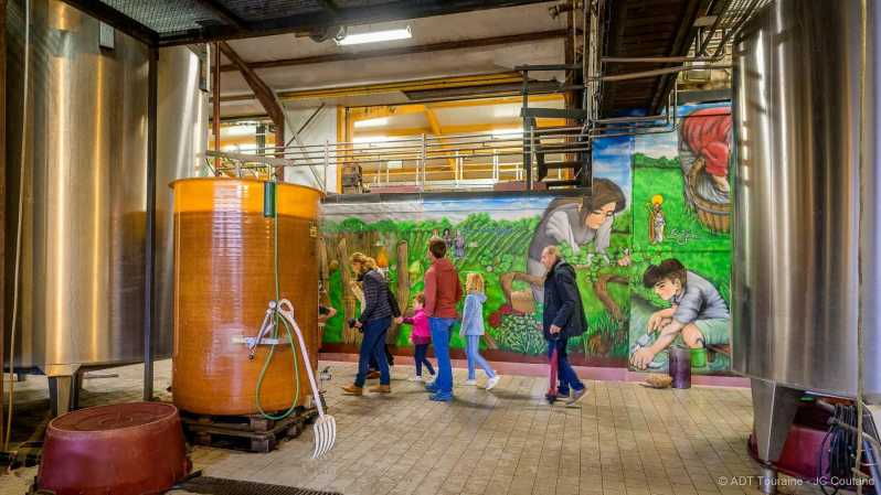 Clos Des Quarterons: Chai Doeuvres Wine & Street Art - Overview of Clos Des Quarterons