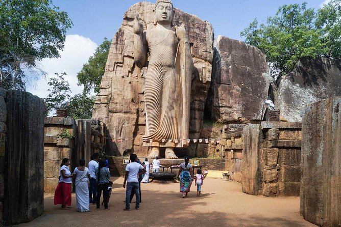 Day Tour to Aukana and Anuradhapura From Colombo