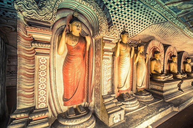 Day Tour to Sigiriya Rock Fortress and Dambulla Cave From Negombo