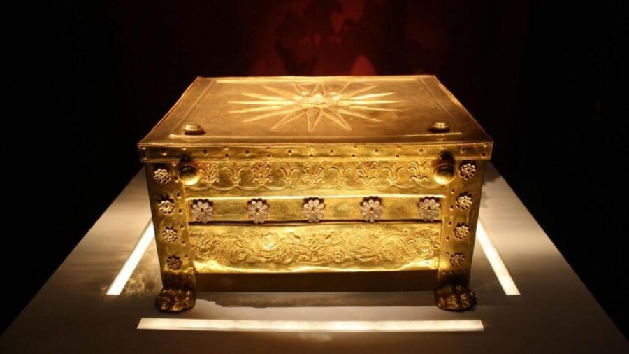Daytrip to Aigai Royal Tombs & Pella Museum With Pick up - Overview of the Day Trip