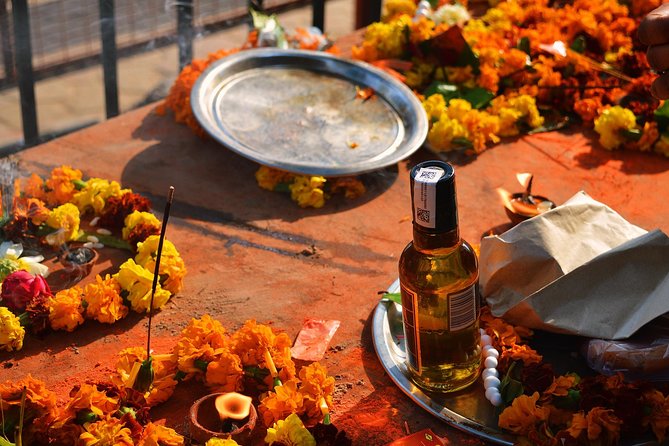 Delhi Liquor Temple & Old Fort Tour
