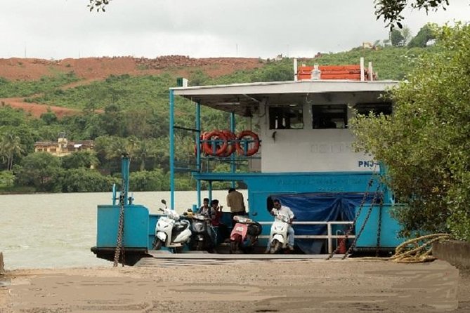 Divar Island Tour Including Ride on Ferry & Lunch (Near Panaji)