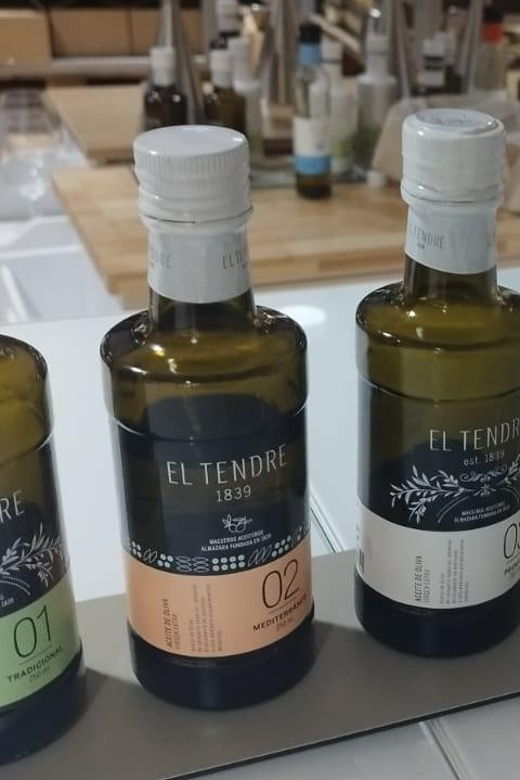 Elche: Oil & Wine Tasting With Local Food Tasting
