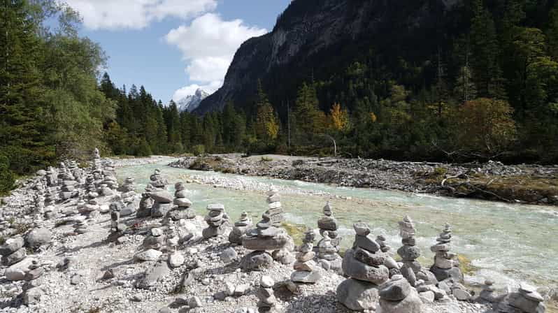 Exclusive AUSFLUG to Natural Wonder Places – RIVER SOURCE