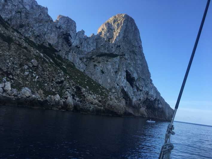 EXCURSION IN PRIVATE BOAT TO ES VEDRA & BEST CAVES OF IBIZA