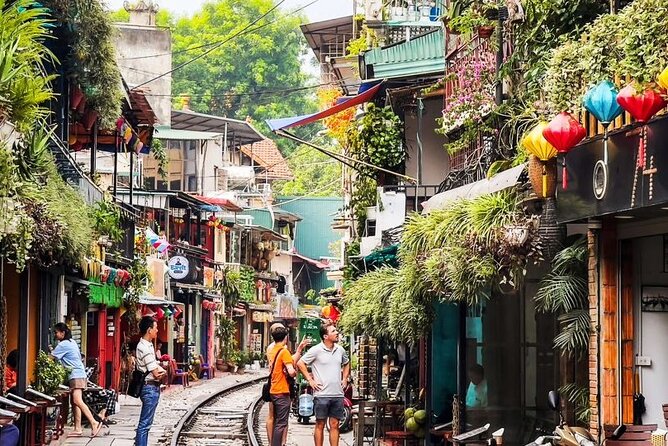 Experience Hanoi Food With Train Street Visit