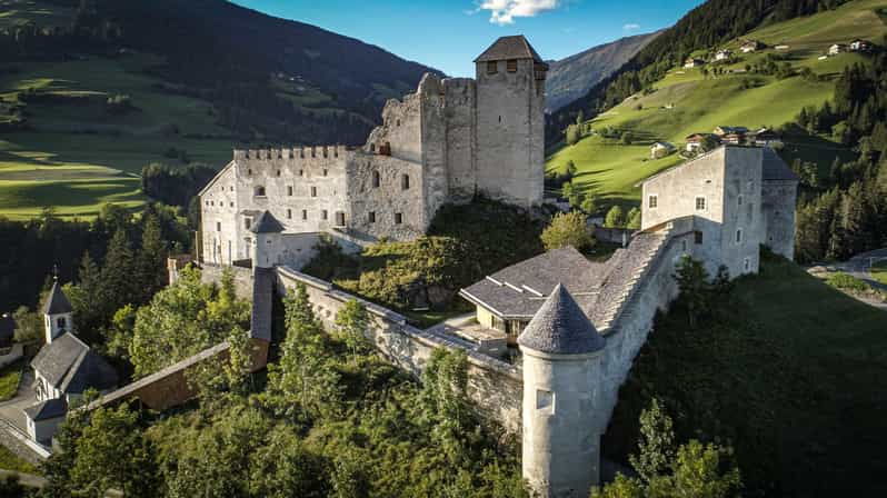 Experience Heinfels Castle: Guided Tour Through the Medieval Castle