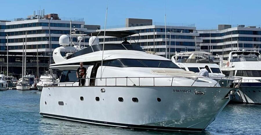 Experience the AMERICANS CUP From a Yacht - Overview of the Experience