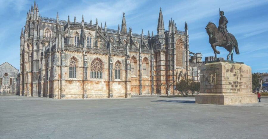 Fátima, Batalha, Nazaré, and Óbidos: Day Trip From Lisbon