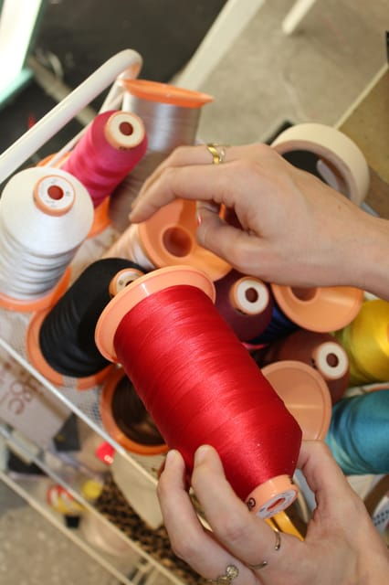 Florence: Custom Sneaker Making Experience With Wine Tasting