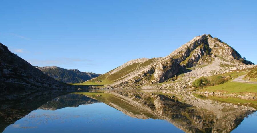 From Llanes: Lakes of Covadonga Guided Day Trip