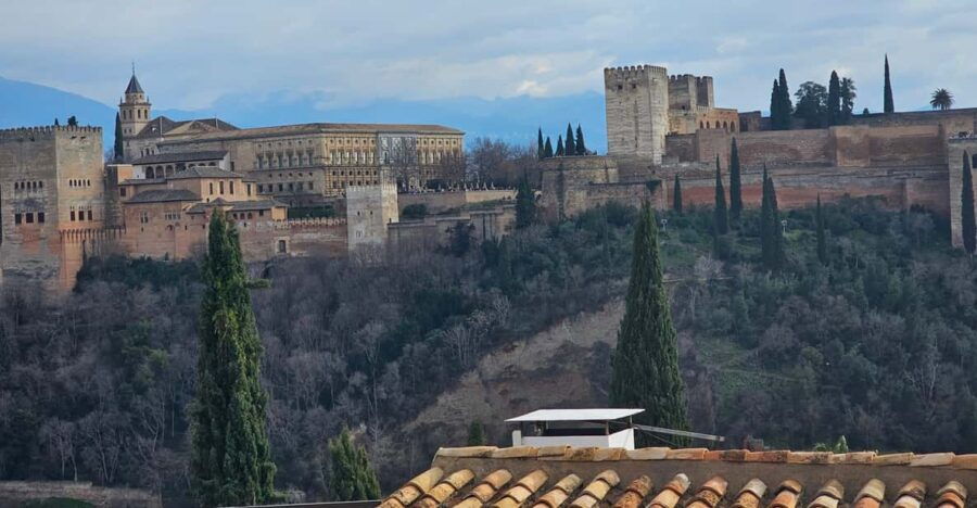 From Málaga: Granada and Alhambra Surroundings Day Trip
