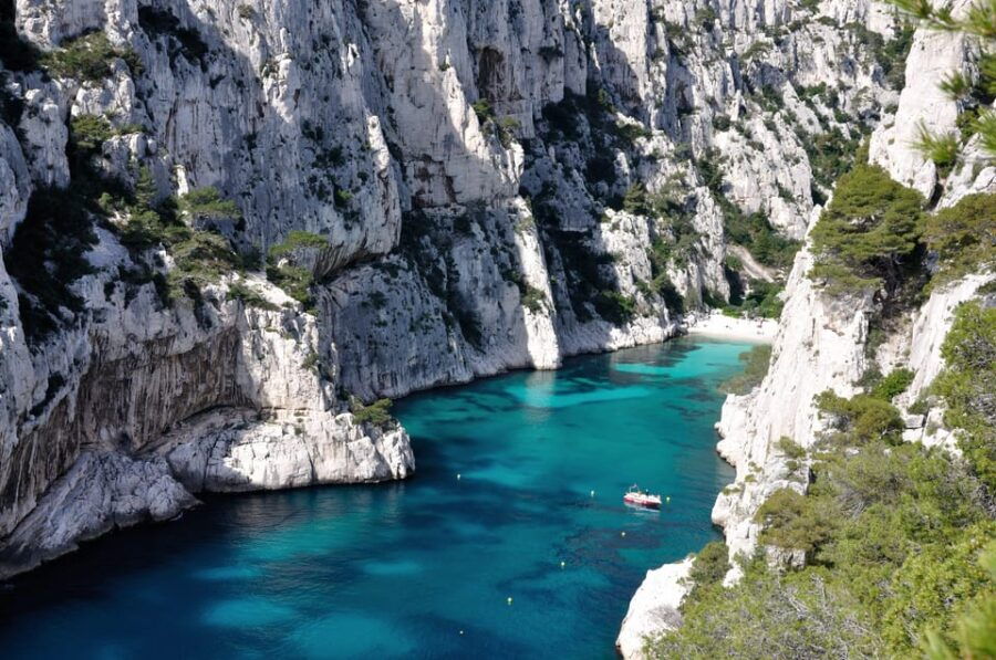 From Marseille: Iconic Calanques Boat Tour With Snorkeling - Overview of the Tour