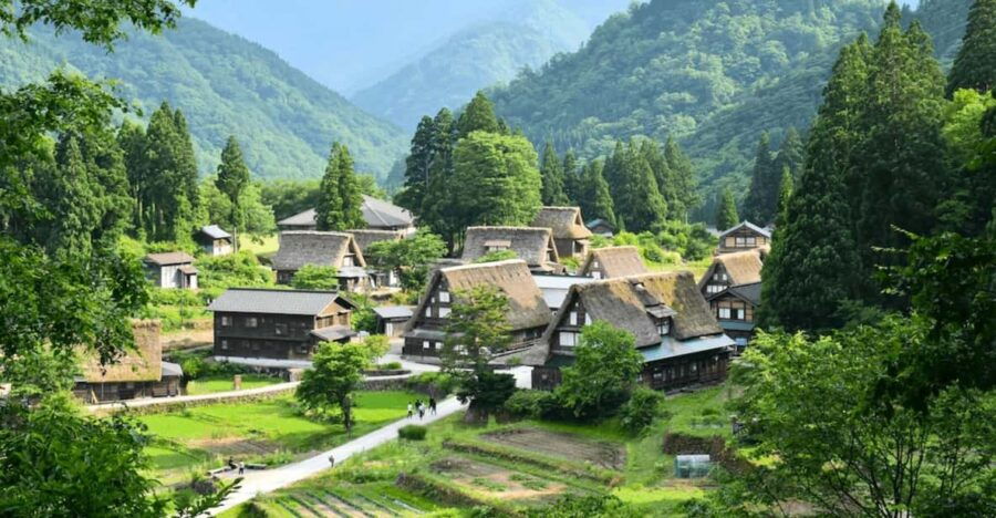 From Nagoya: Hida Takayama and World Heritage Shirakawa-go