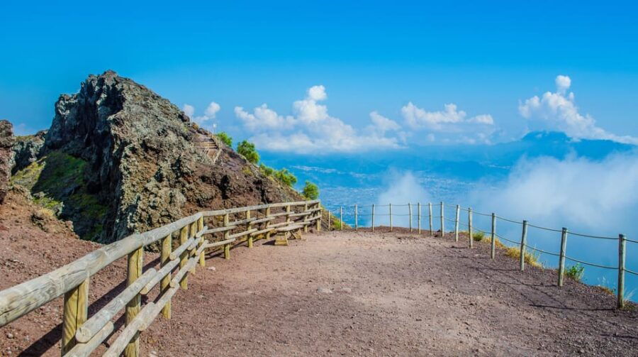 From Naples: Vesuvius and Herculaneum Day Trip With Tickets