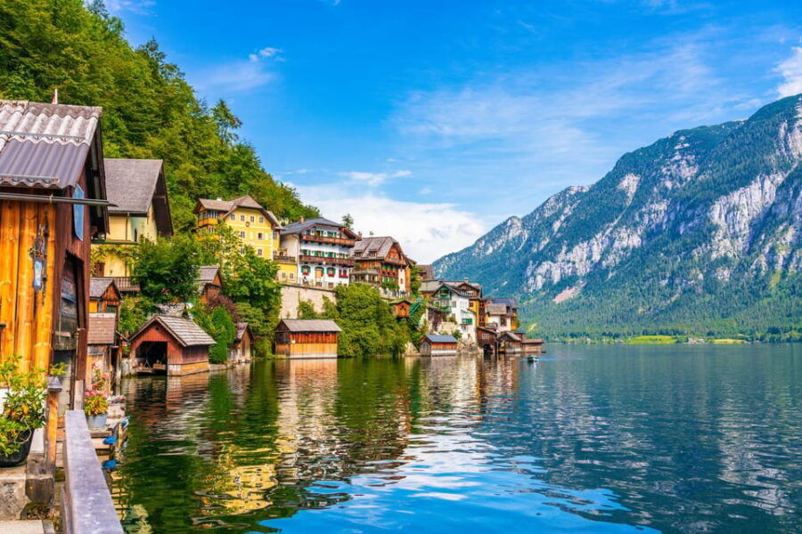 From Vienna: Private Day-Trip to Hallstatt and Salzburg