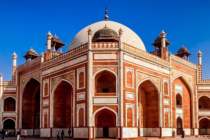 Full Day City Tour of Delhi By Air-Condition Vehicle Includes, WiFi on Board