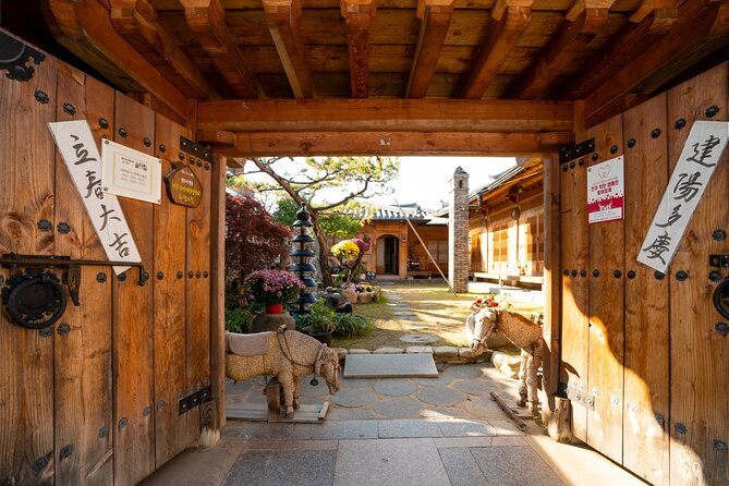 Full Day Tour Jeonju Hanok Village, Wansan Park and Gakwonsa - Tour Itinerary Overview