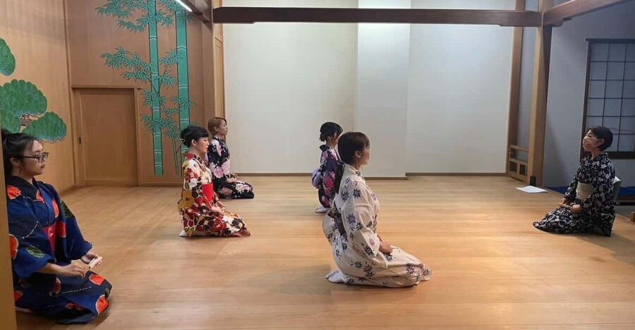 Full Japanese Experience! Kabuki Dance/ Sushi/ Tea Ceremony