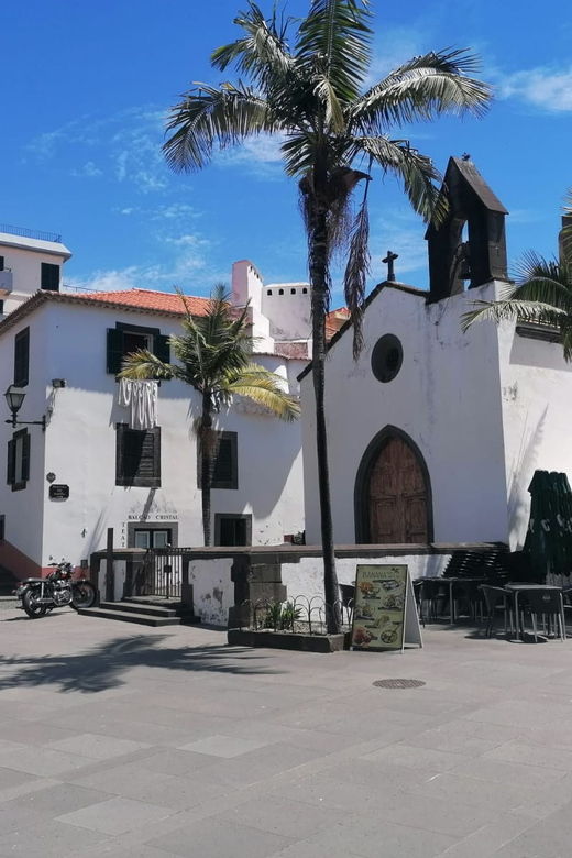 Funchal: Private Guided Tour on a Tuktuk